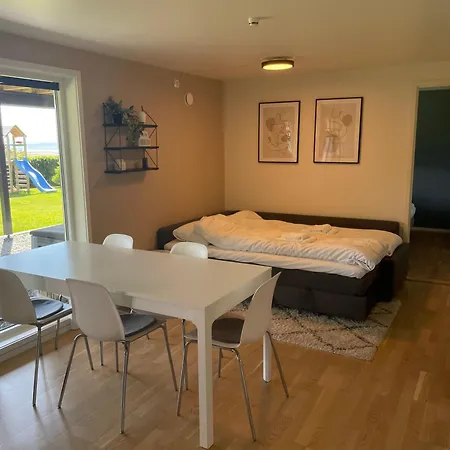 Koselig Og Rolig Med Utsikt Naer Preikestolen Apartament