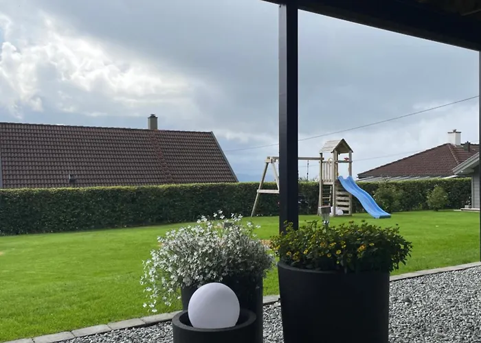 Koselig Og Rolig Med Utsikt Naer Preikestolen Leilighet