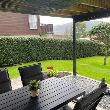 Koselig Og Rolig Med Utsikt Naer Preikestolen *